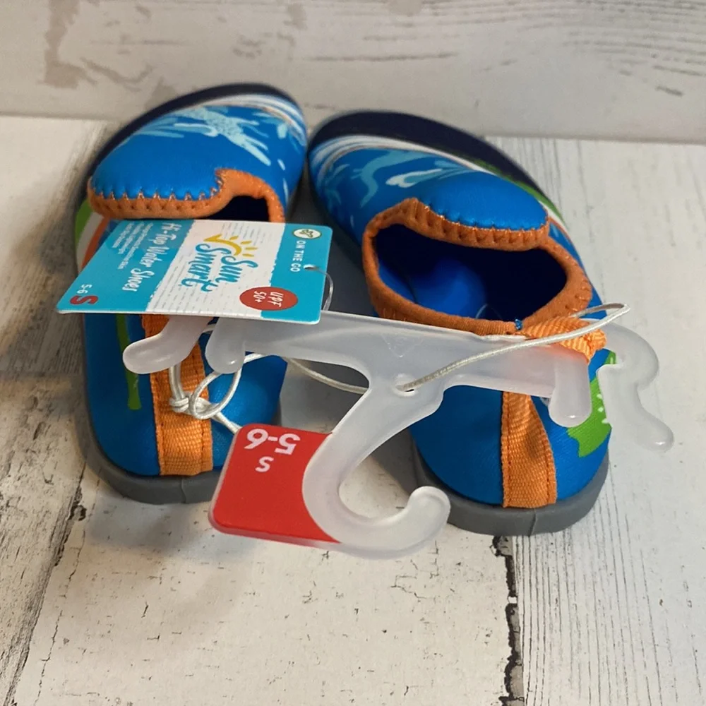Baby Boy Dino Water Shoes Size S (5/6) NEW